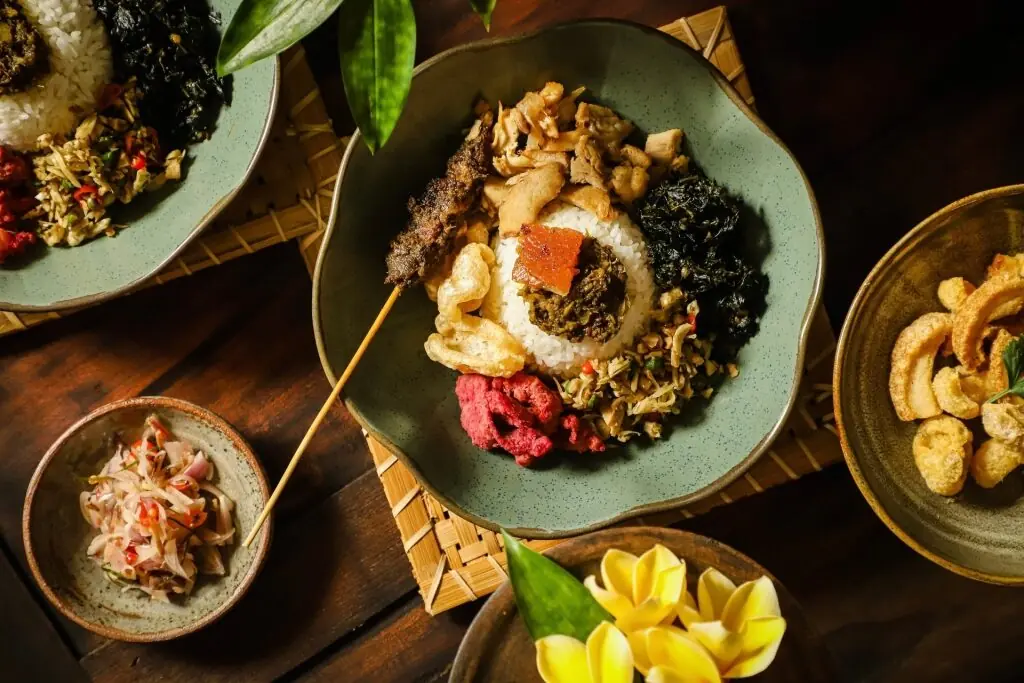 Wisata Kuliner: 5 Makanan Khas Bali Wajib Coba
