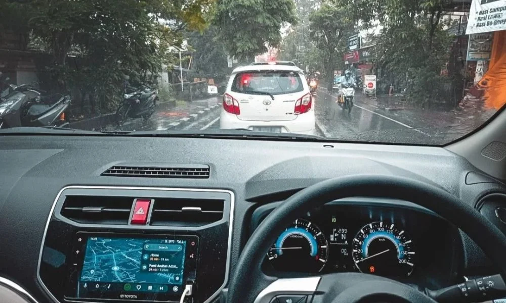 Istana air Tirta Gangga dan ikan koi