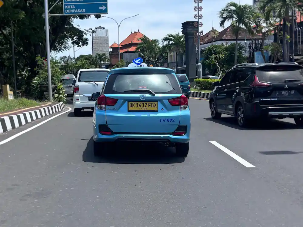 Aplikasi ojol Gojek Grab Bali